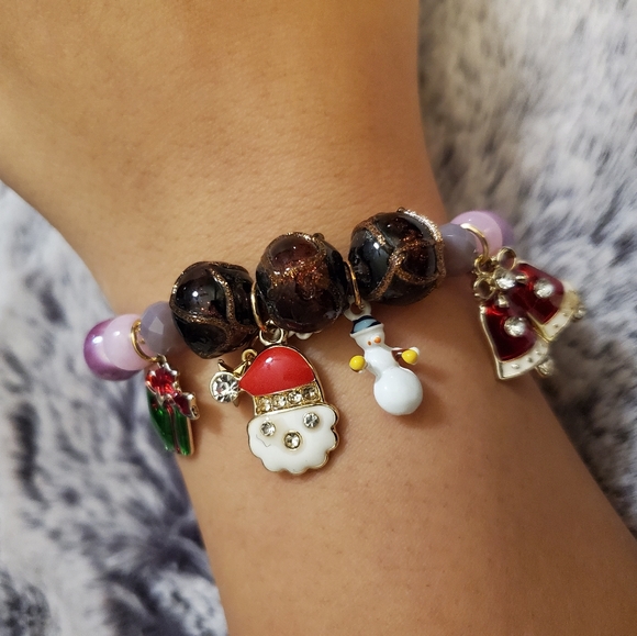New Hand Made Christmas Charm🎄 Bracelet - Picture 4 of 10